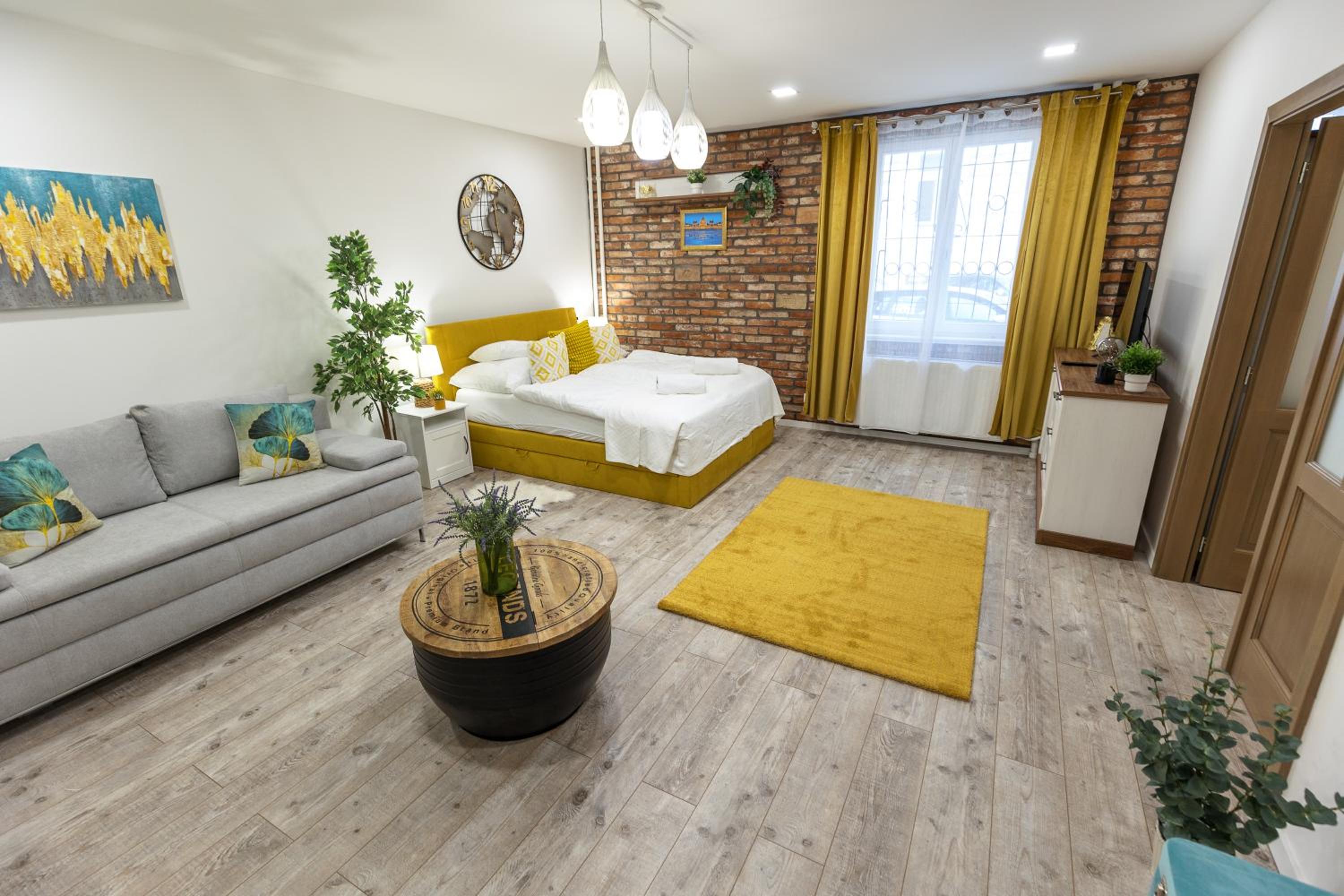 Riverside Luxury