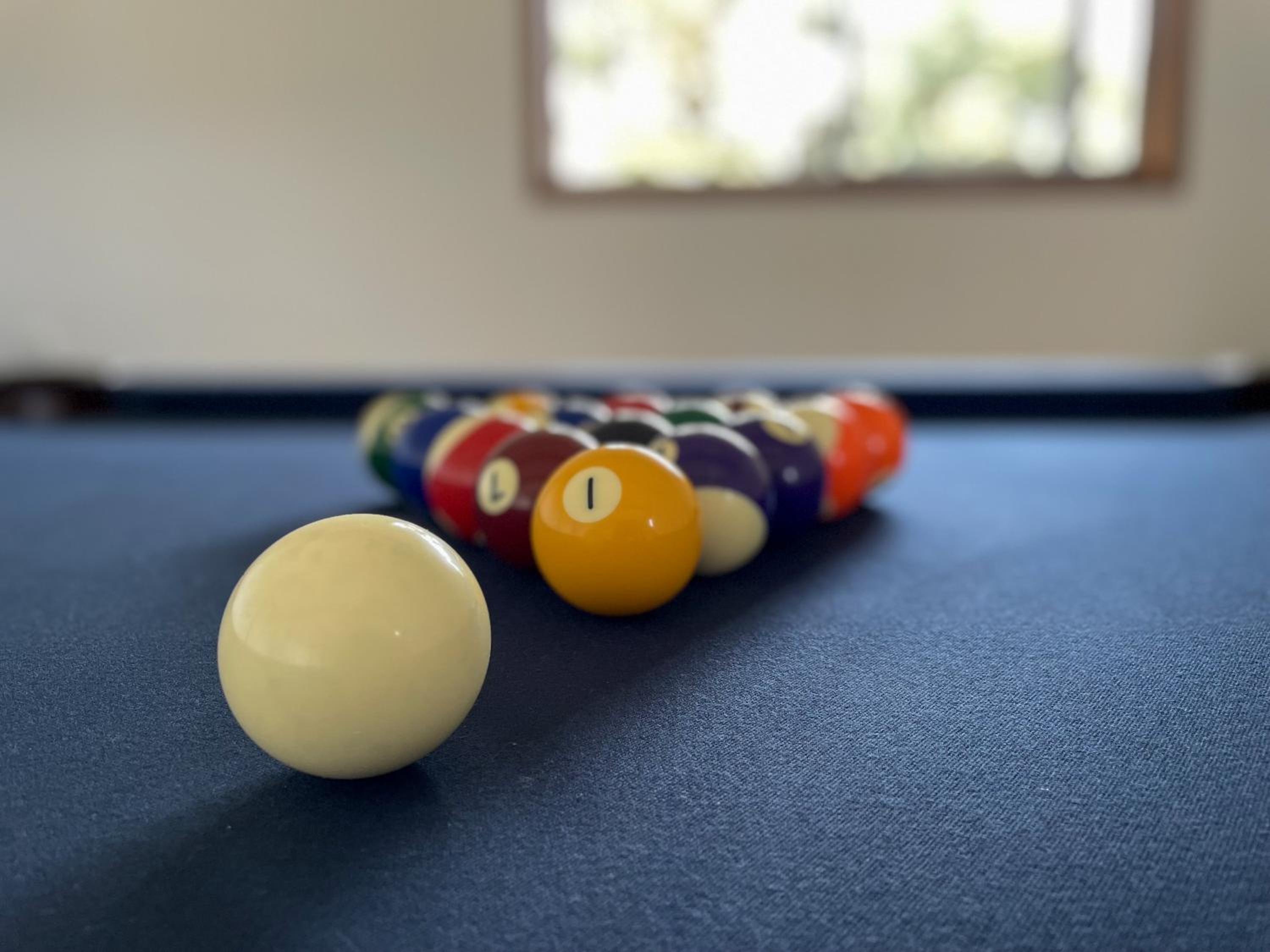 Elevated 3BR, ocean views, pool table, Pirates Bay