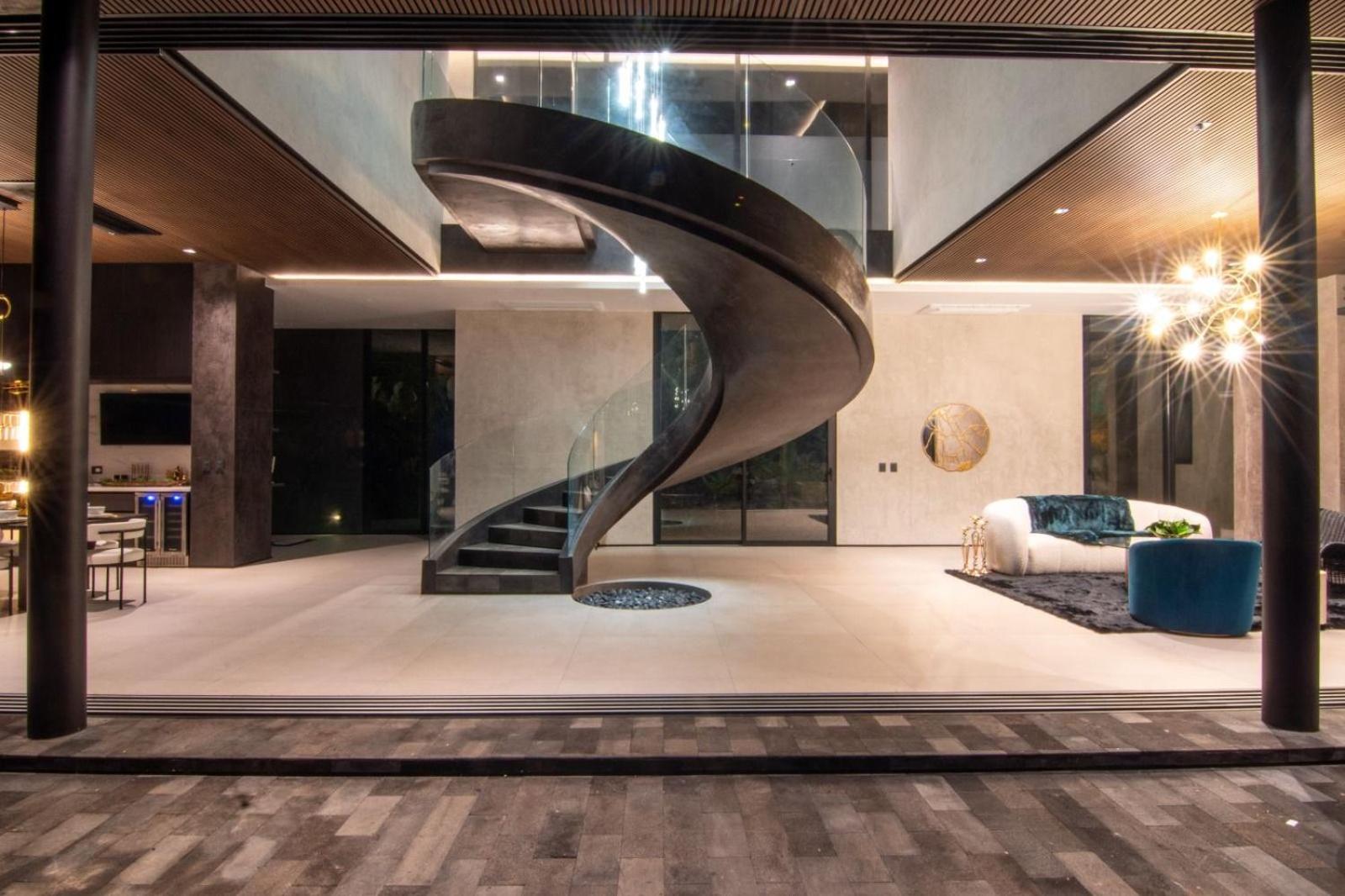 Casa Gaia - New Luxury Oceanview Mansion