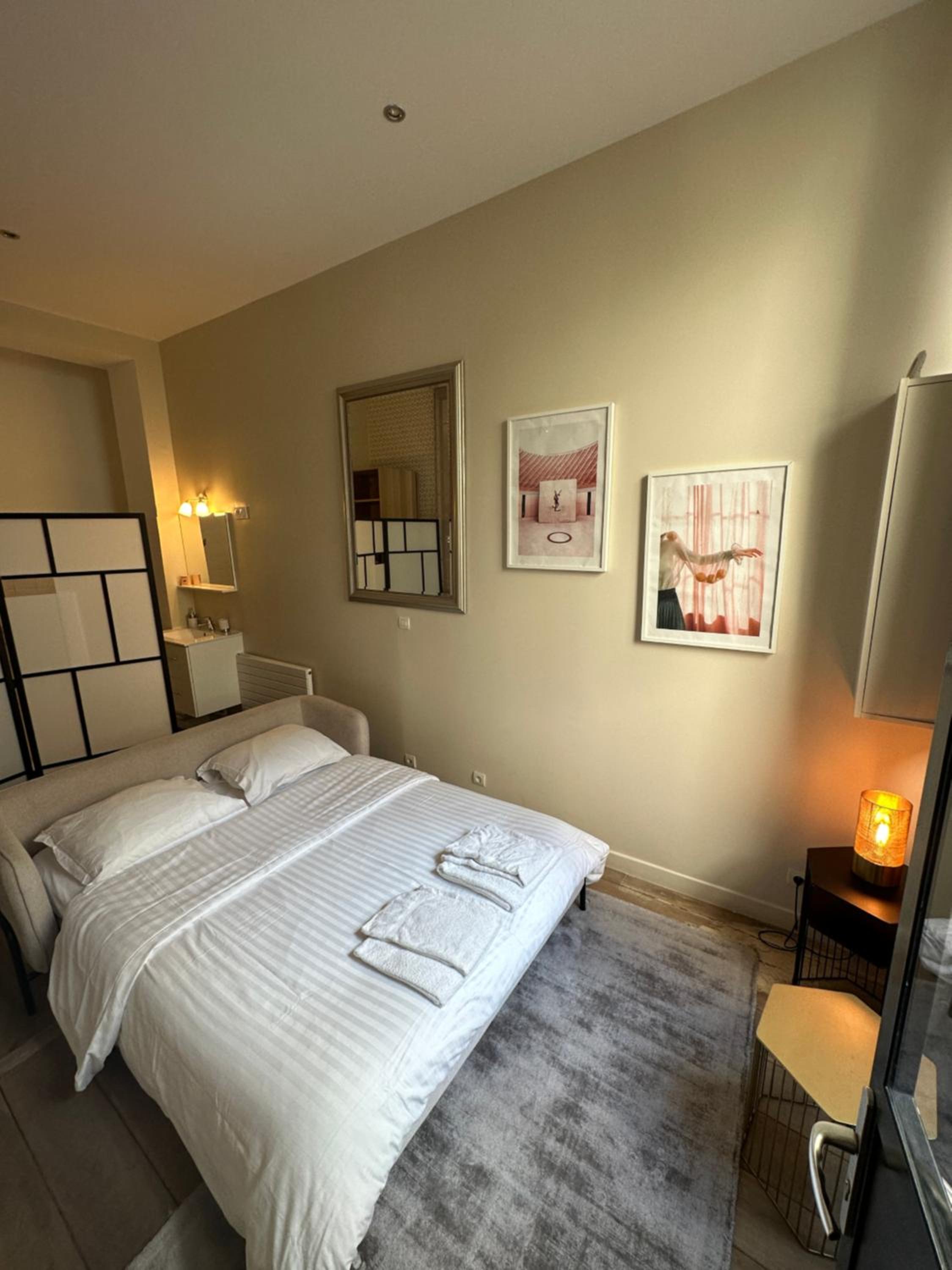 Canal Saint Martin apartments