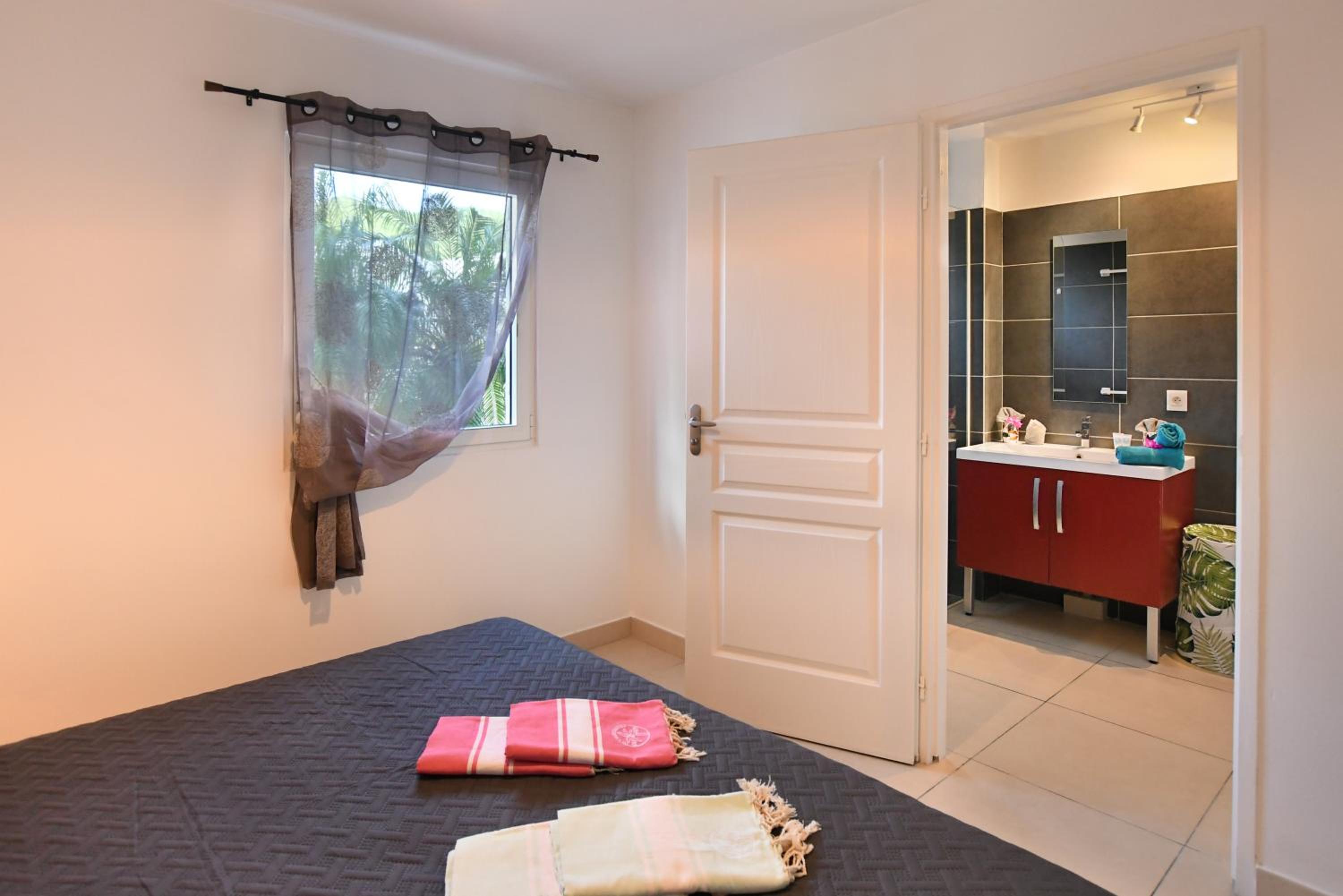 Le Royale Blue, magnifique vue sur le lagon appartement 4p