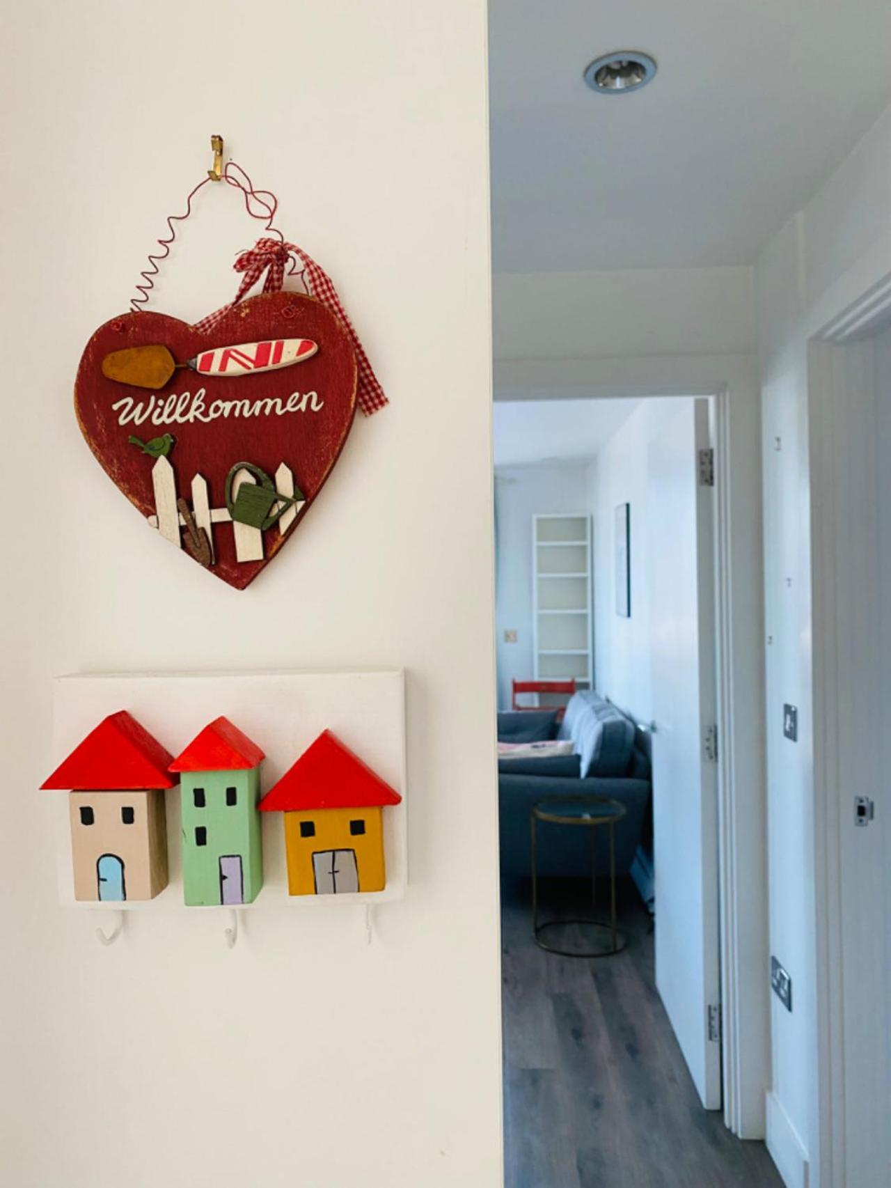 Morden 2bed2bath London Zone2 City/River View Home
