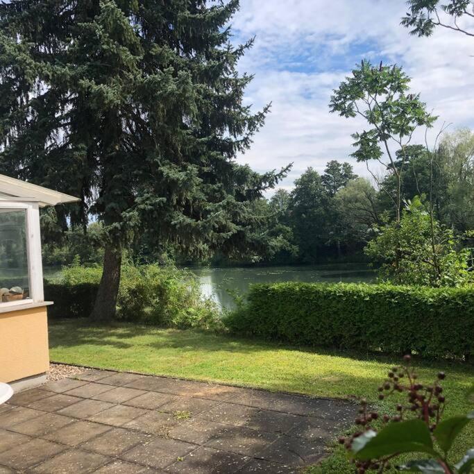 Ferienhaus mit Wintergarten am See (Angelparadies)