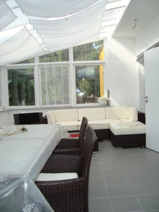 Ferienhaus mit Wintergarten am See (Angelparadies)