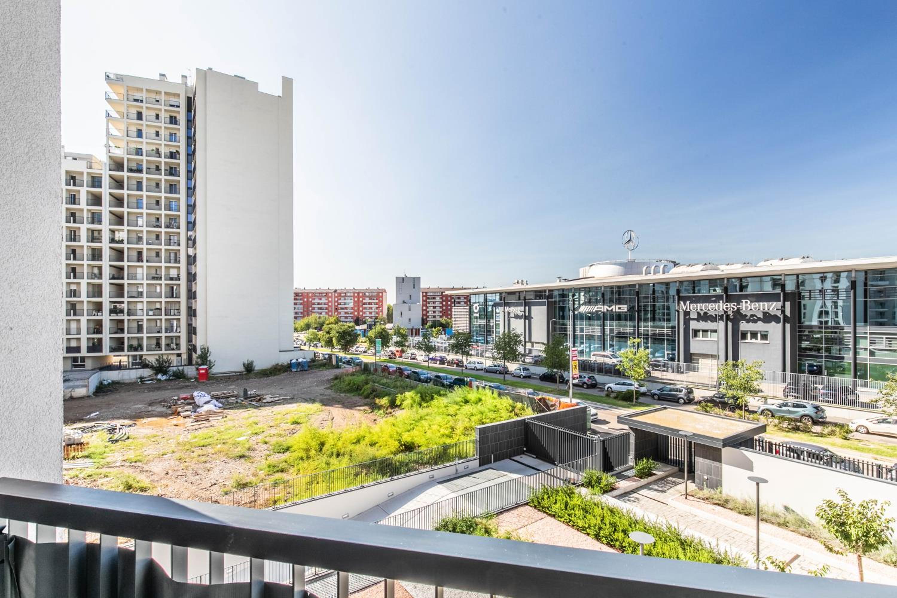 Harmony House - Rho Fiera 6min - Free Parking - Terrace