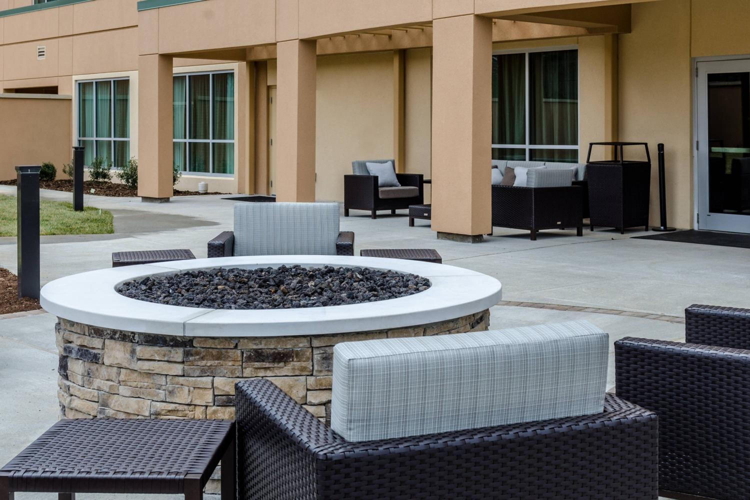 Somerset Vacations - Courtyard by Marriott Somerset - Property Image 9