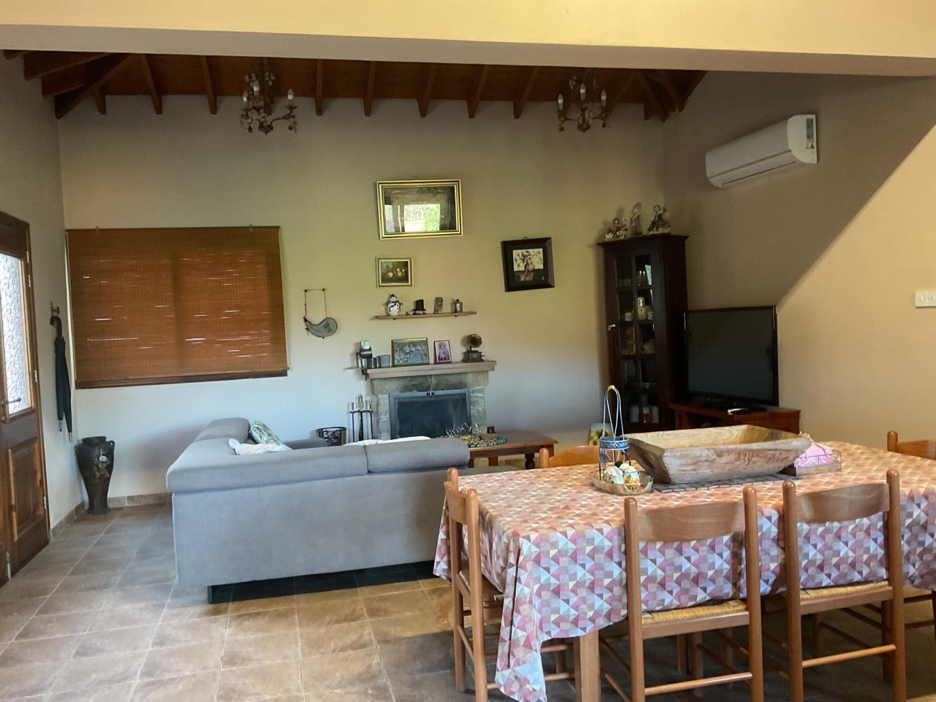 Evie's House Arakapas