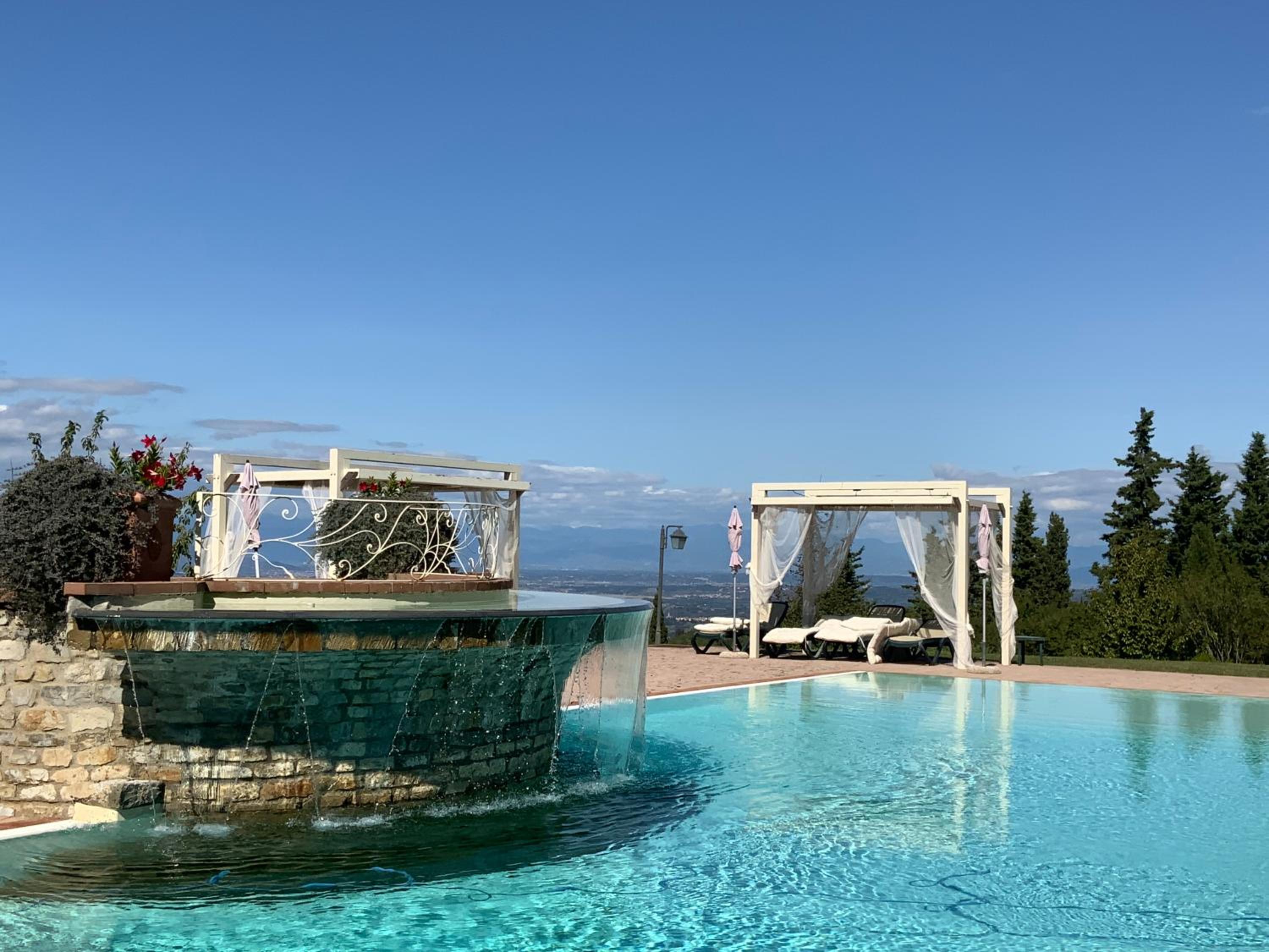 Villa Le Polle di Meletro - Exclusive Tuscan Villa with Private Pool & Panoramic Glass Sauna