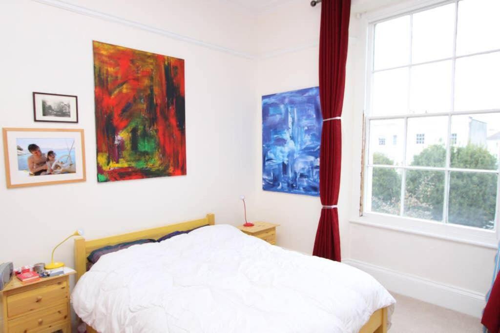 Stunning Arty Apartment in the heart of Clifton view 5