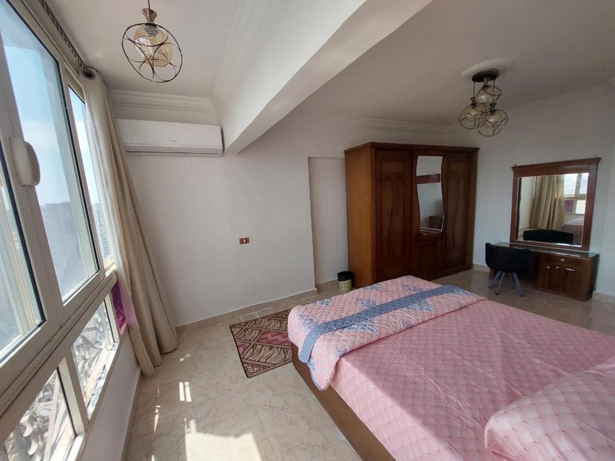 Riviera Suite Montazah Resort, Sea View, Scenic Views from Every Room, Fully Air-Conditioned Serviced 2BR Apartment, Reliable WiFi, Quiet view 3