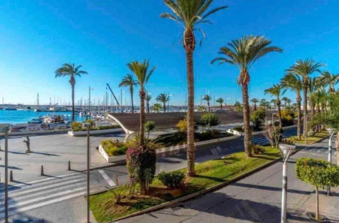 Precioso apartamento con vistas al mar