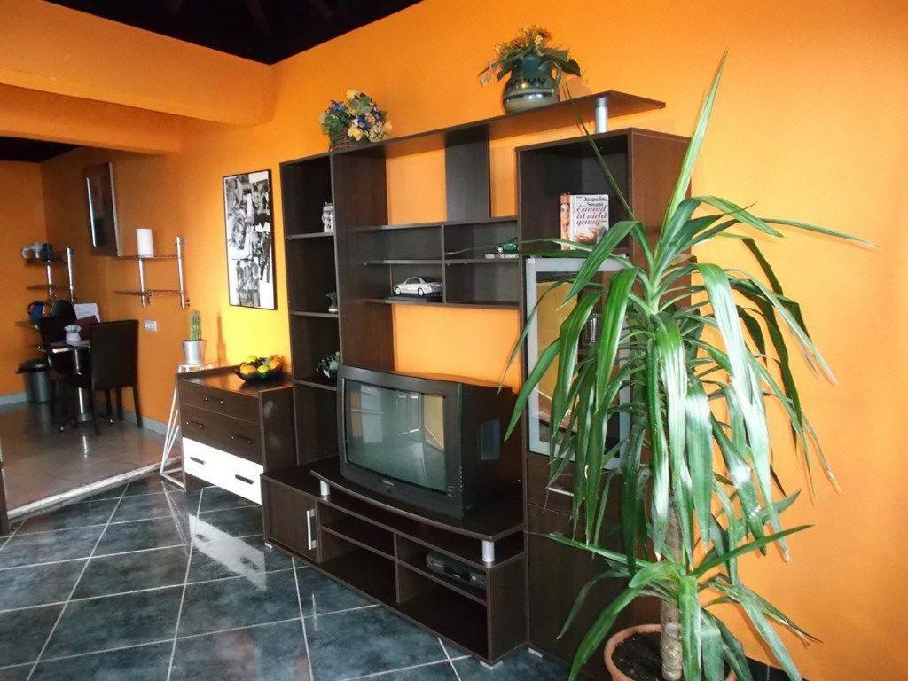 Apartamentos-Monasterio-de-San-Antonio-Modernes-Apartment-mit-Balkon-und-Meerblick photo 3