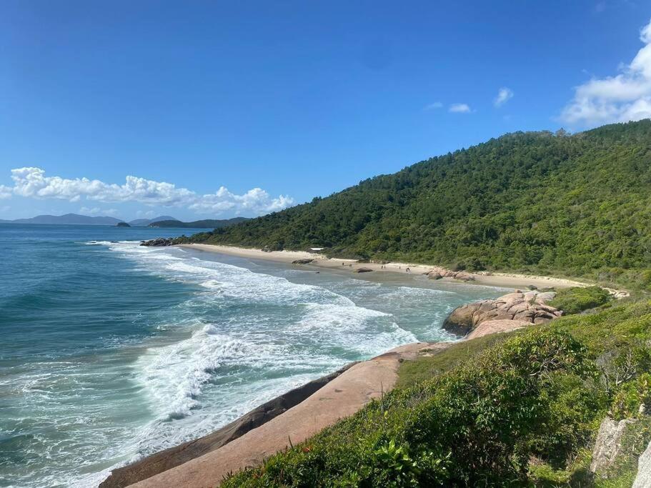 Apto da Felicidade - com jacuzzi e jardim privativo