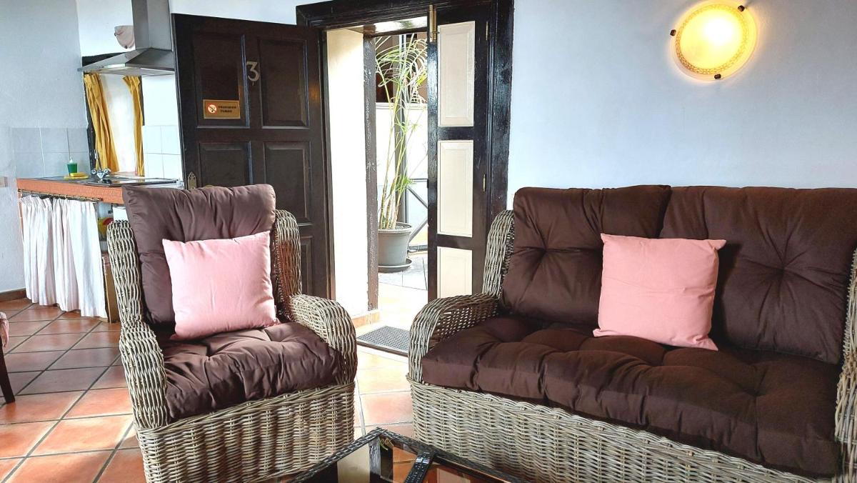 Apartamentos-Monasterio-de-San-Antonio-Apartment-im-englischen-Stil-mit-Meerblick photo 2