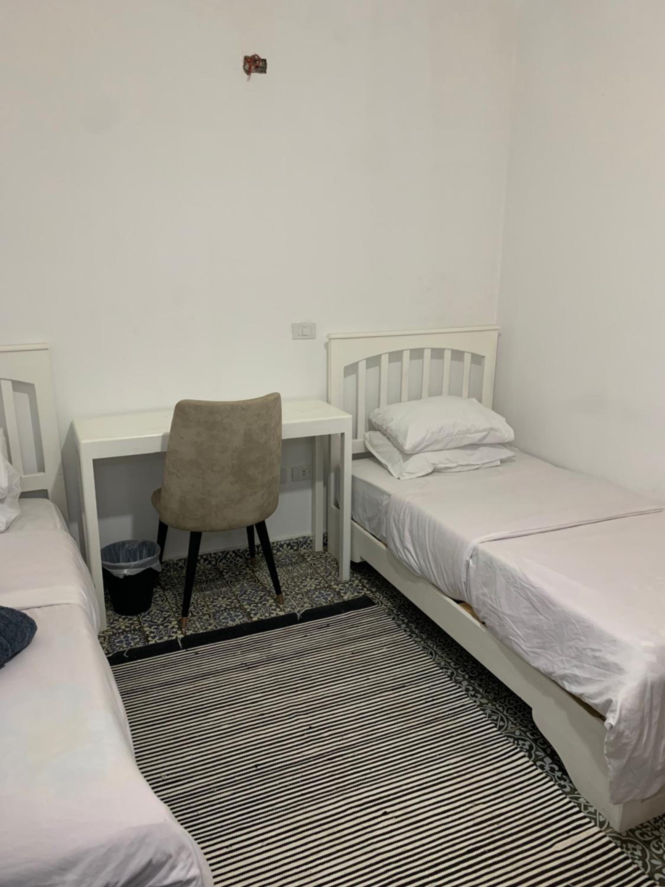 Z Pyramids Inn foreign only