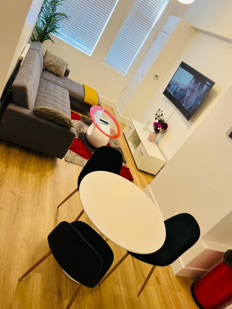 Spacious 2 bedrooms Apartment Woolwich Arsenal view 3