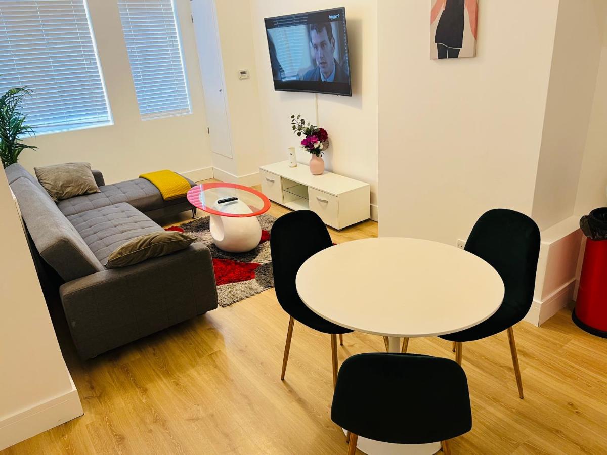 Spacious 2 bedrooms Apartment Woolwich Arsenal view 2