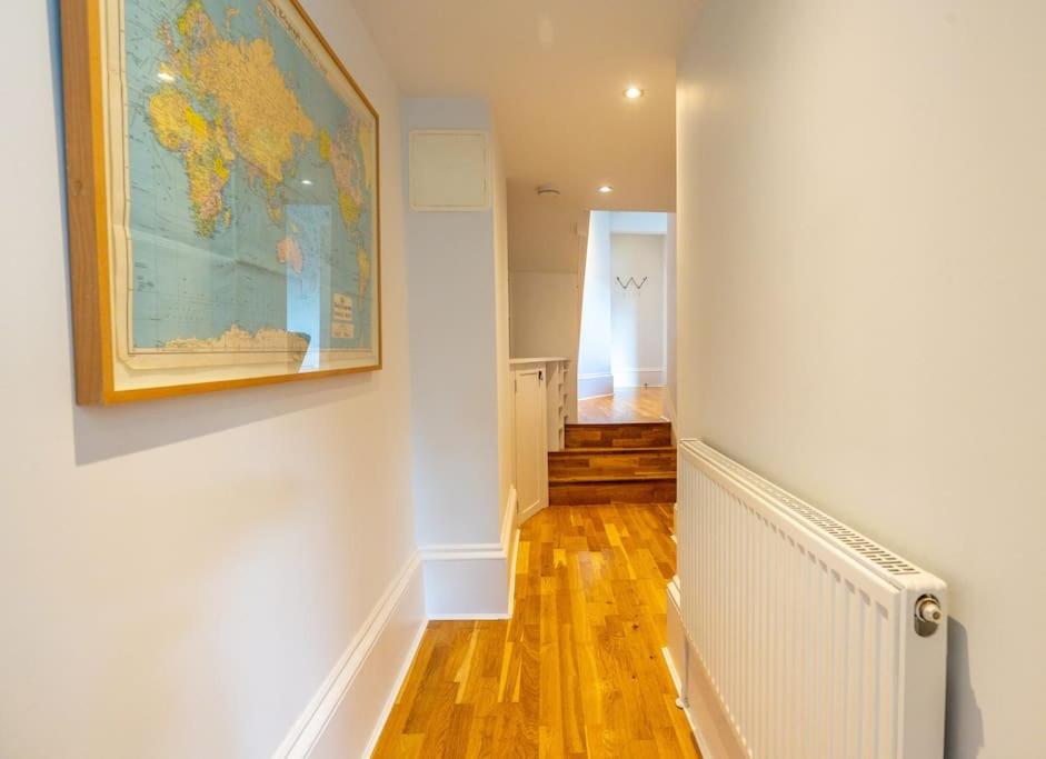 Gorgeous Garden Apartment *Cafes/Bars/Beach within minutes* view 2