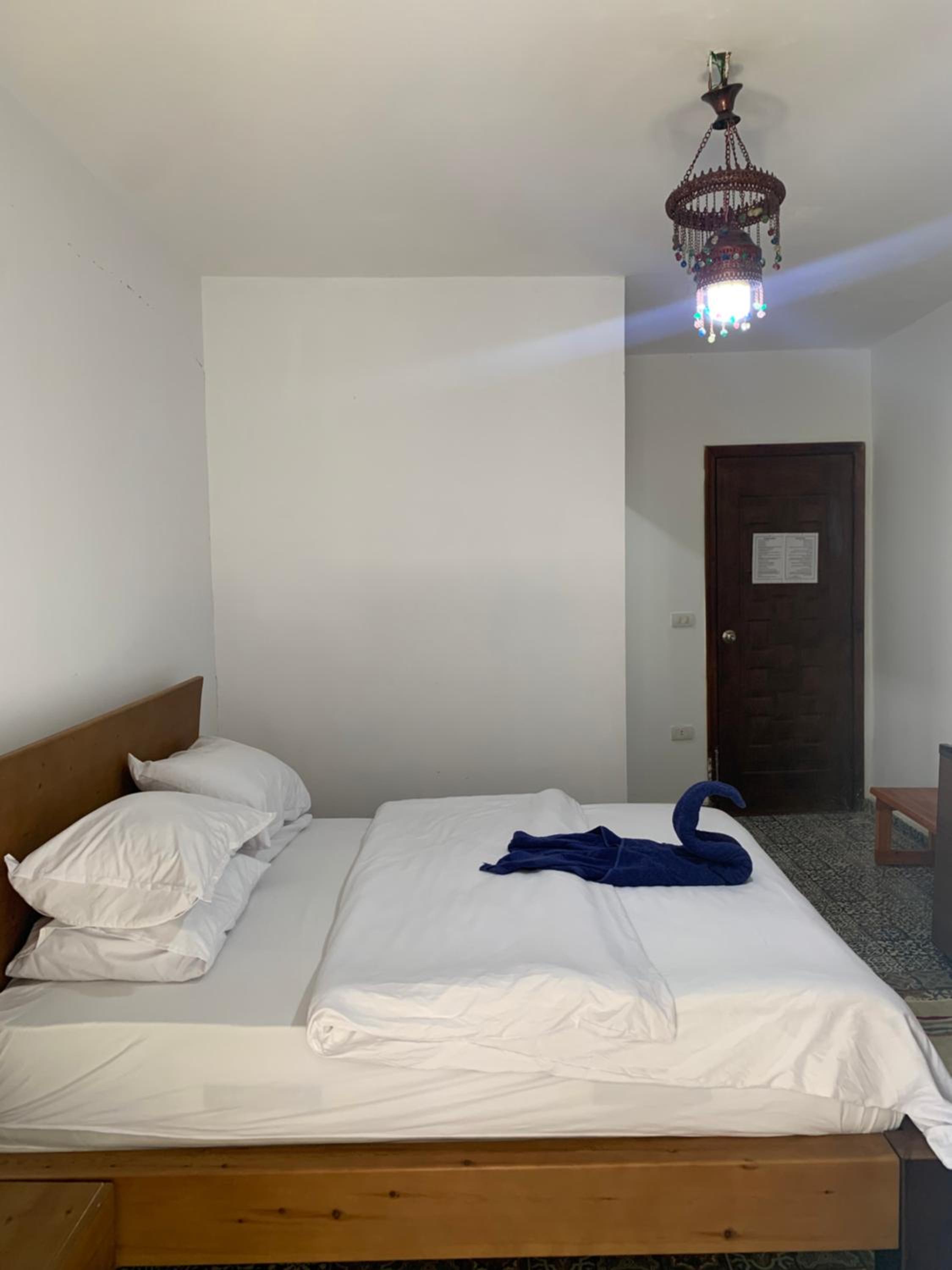Z Pyramids Inn foreign only
