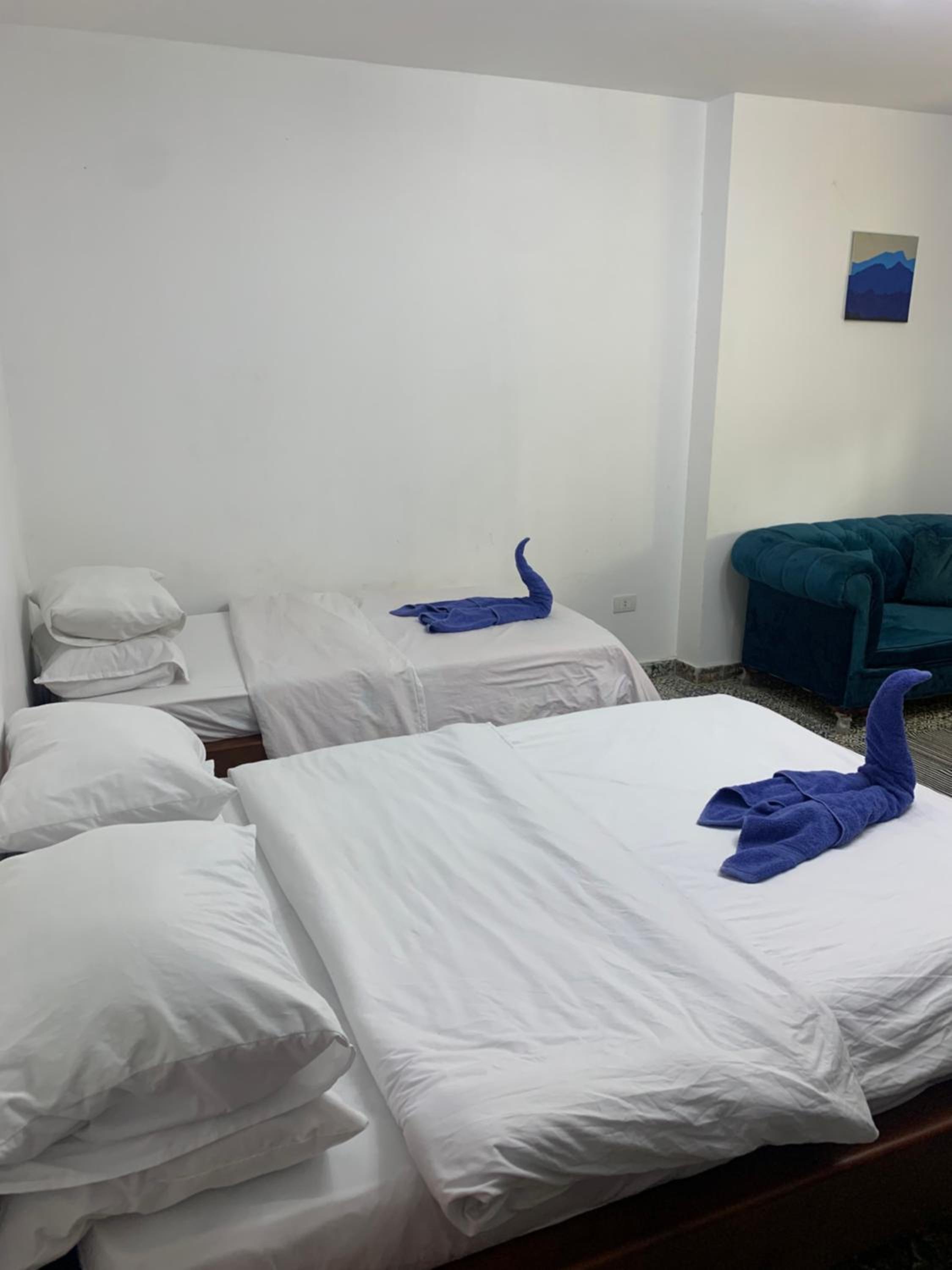 Z Pyramids Inn foreign only