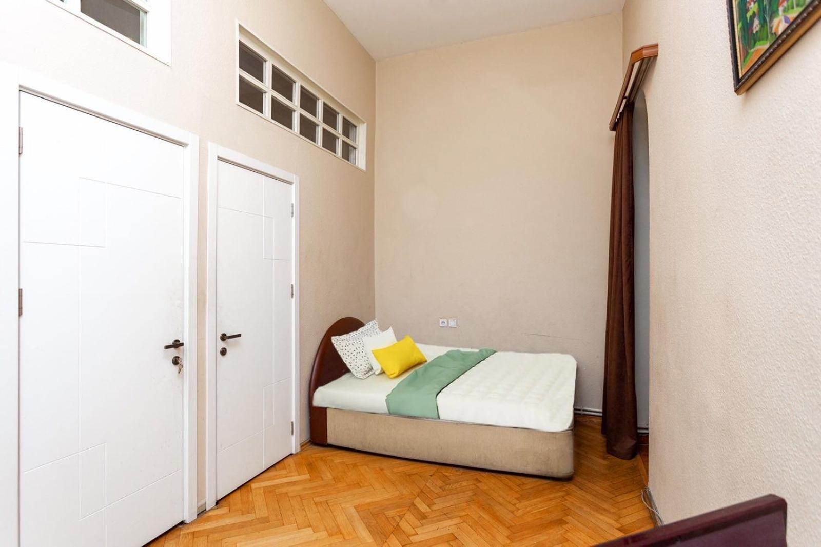 Family Apartment In 1 Century Building