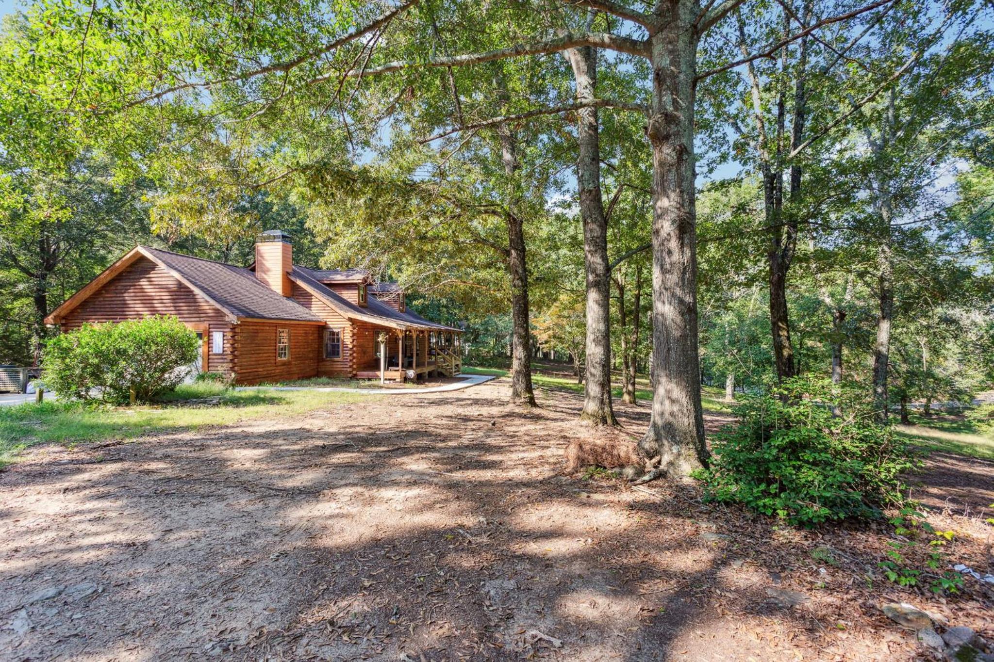 Cabin Bliss - Just 1 Mile from Lake Lanier view 2