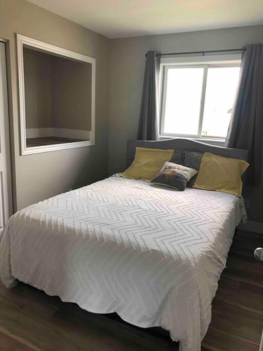 Hinton Vacations - Hinton Alberta Vacation Home - Property Image 5