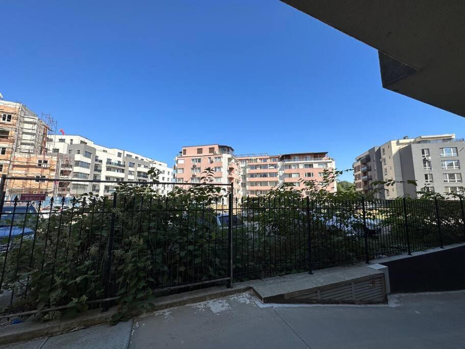 Raspberry Stylish Apartment & Free Underground Parking