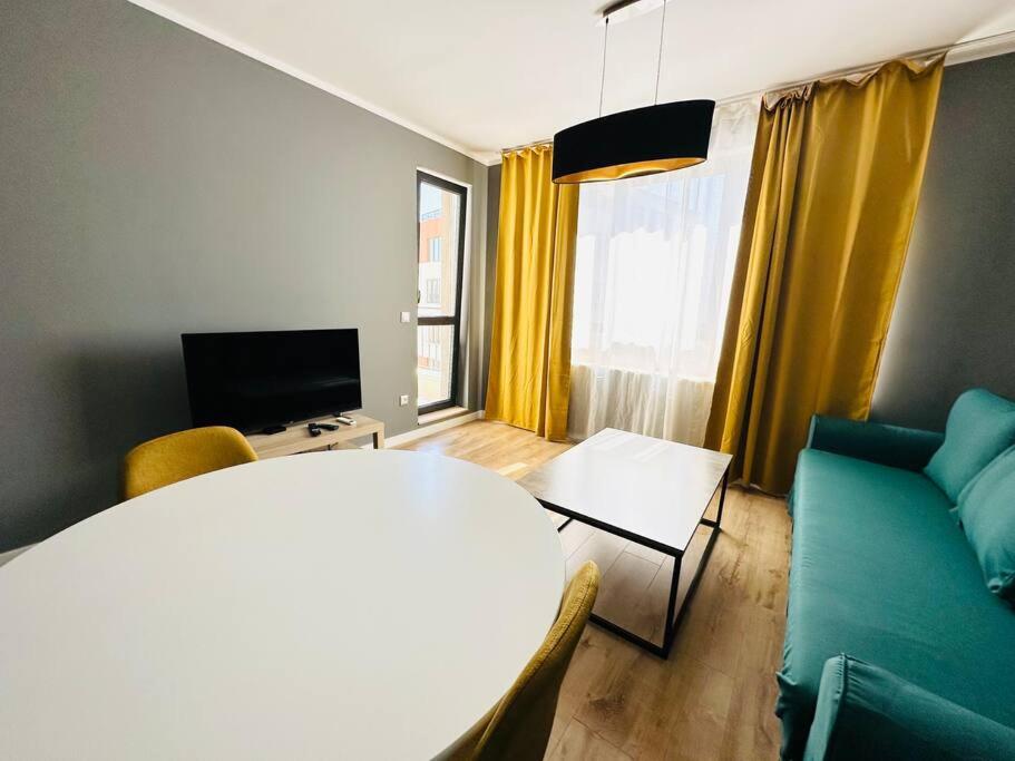 Raspberry Stylish Apartment & Free Underground Parking