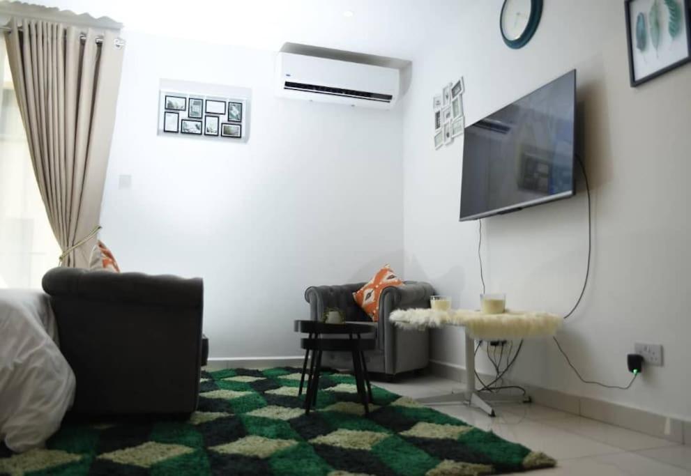 Luxury Suite 42m2 @ Embassy Gardens Cantonments view 2
