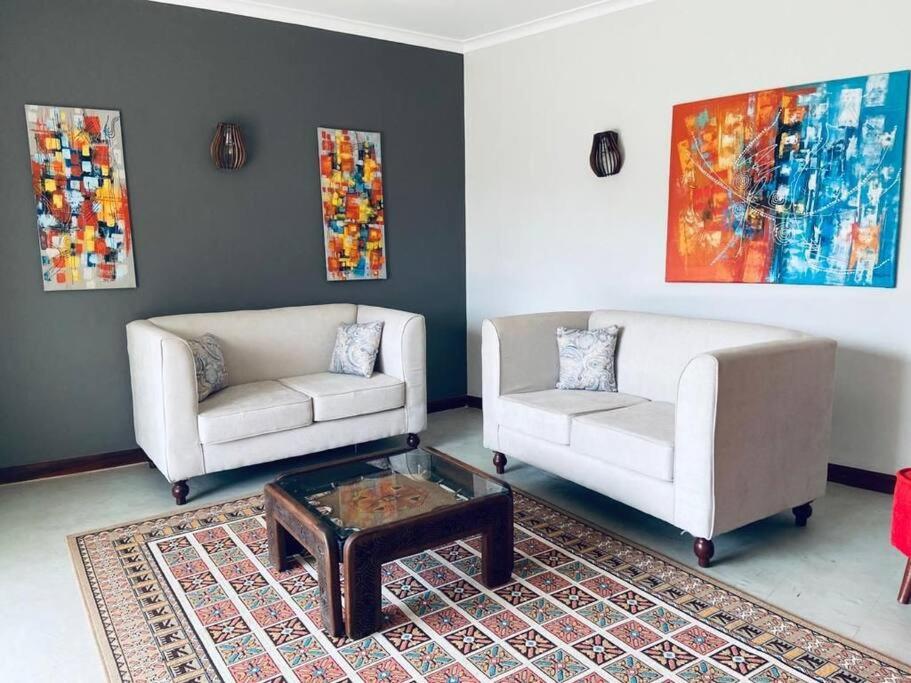 Kololo 3BR with Garden, 500m to Acacia Mall view 3