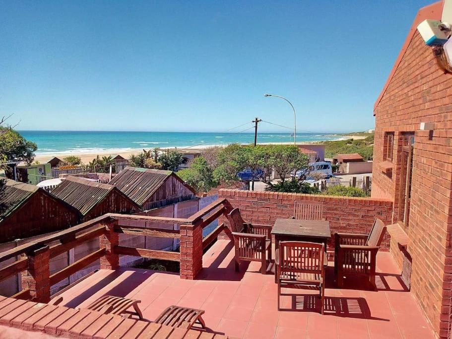 Beachfront VILLA AFRICAN QUEEN view 2