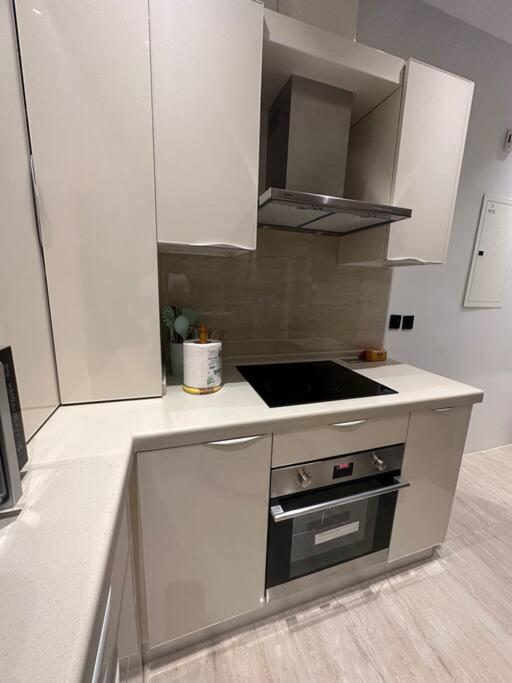 Three Bedroom furnished apartment in north Riyadh - شقه 3 غرف مميزه ومتكامله في شمال الرياض مع مرافق فريده