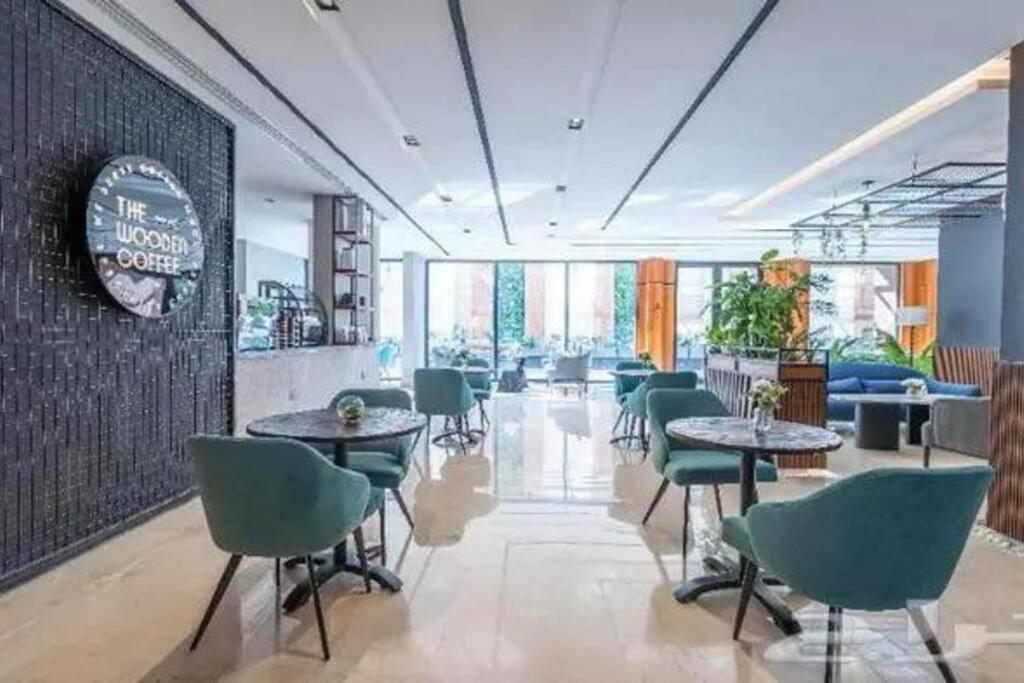 Three Bedroom furnished apartment in north Riyadh - شقه 3 غرف مميزه ومتكامله في شمال الرياض مع مرافق فريده