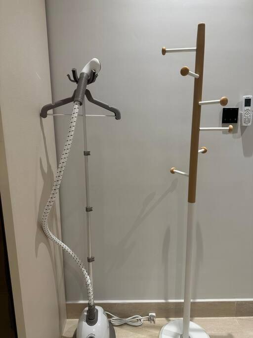 Three Bedroom furnished apartment in north Riyadh - شقه 3 غرف مميزه ومتكامله في شمال الرياض مع مرافق فريده