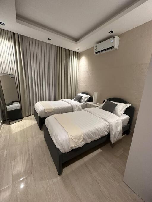 Three Bedroom furnished apartment in north Riyadh - شقه 3 غرف مميزه ومتكامله في شمال الرياض مع مرافق فريده