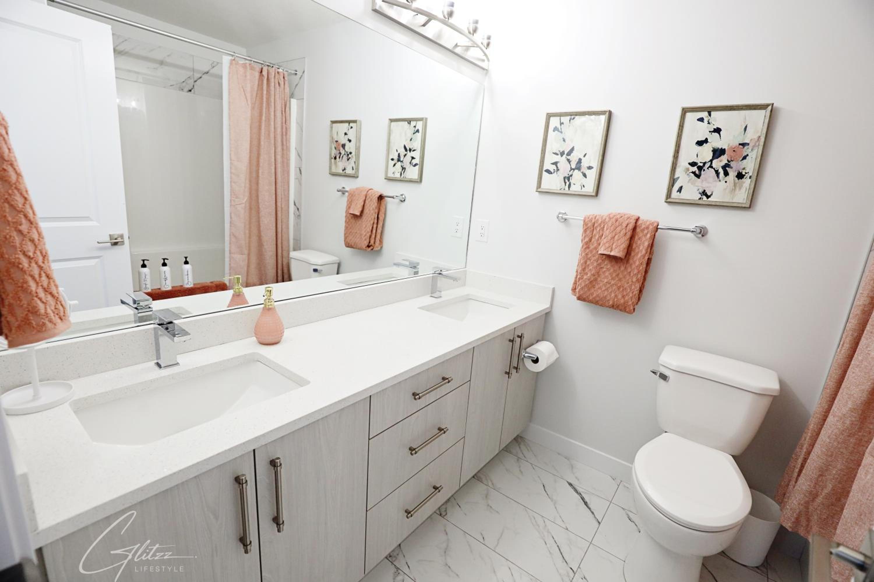Beautiful 3 King Beds,Garage,Airport,Disney+