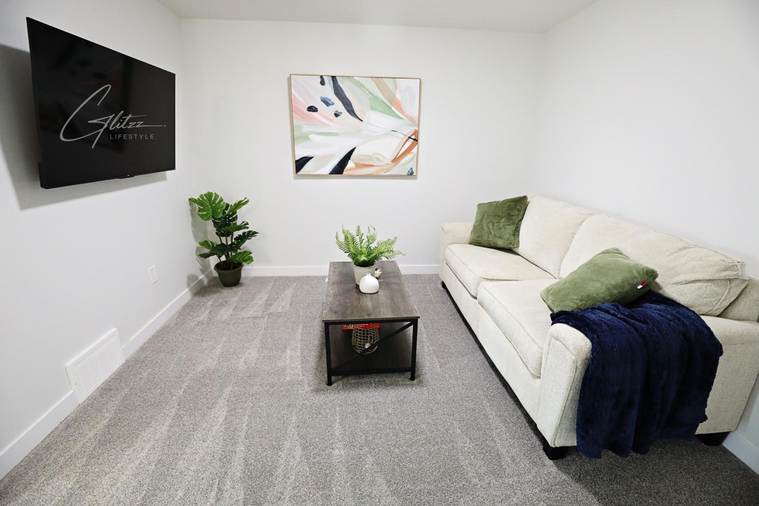 Beautiful 3 King Beds,Garage,Airport,Disney+