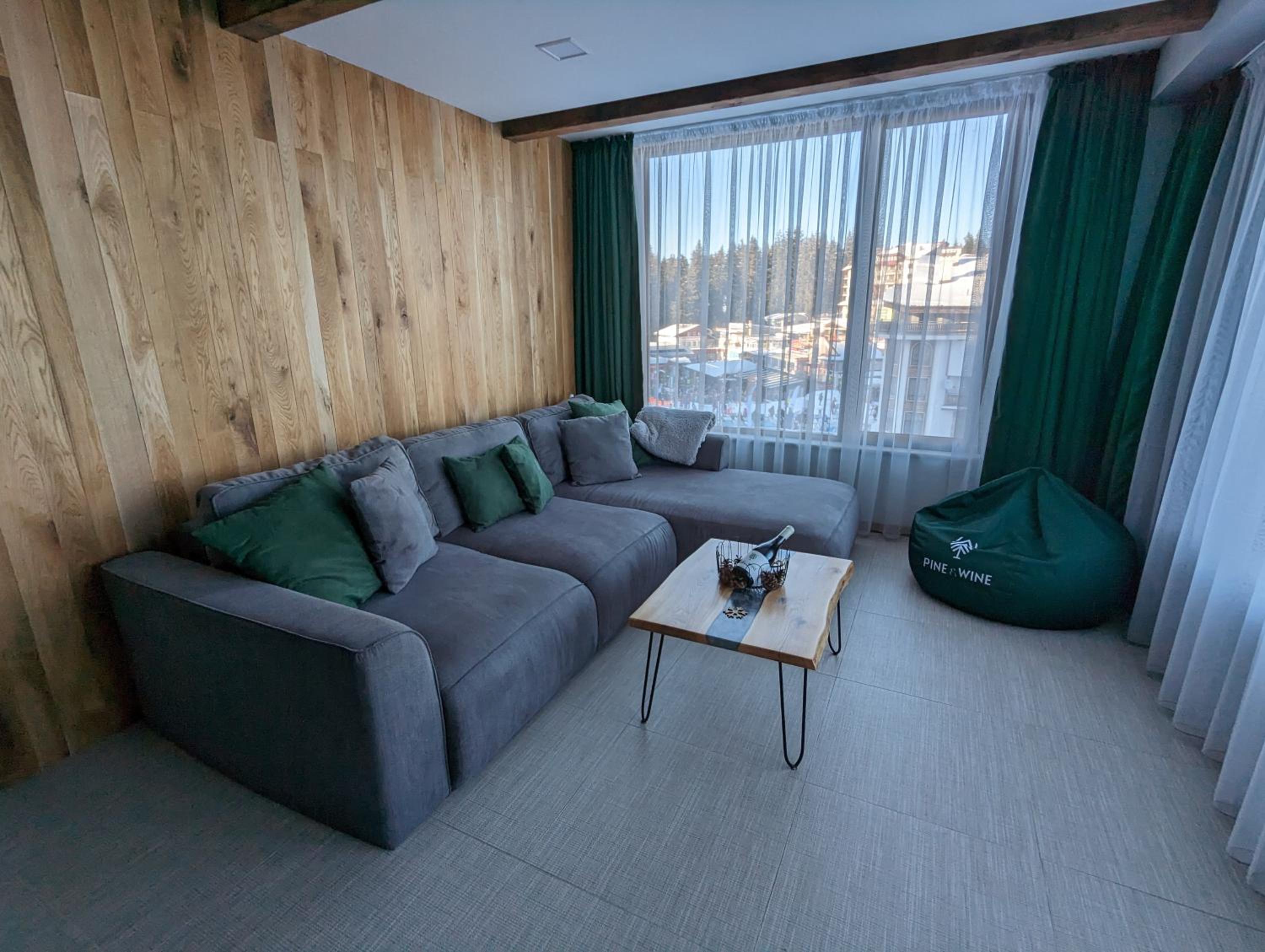 Pine & Wine Sauna Apartment