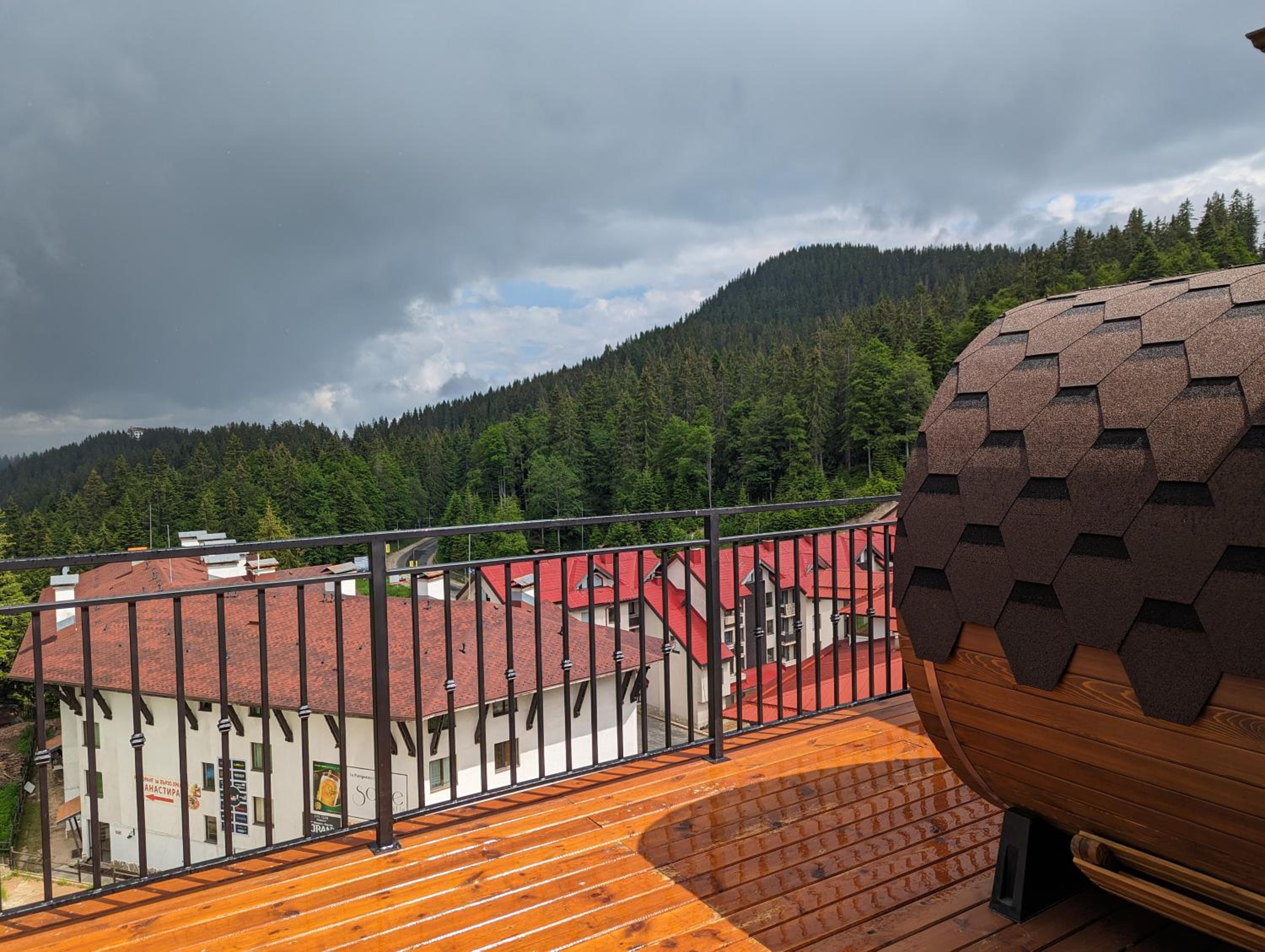 Pine & Wine Sauna Apartment