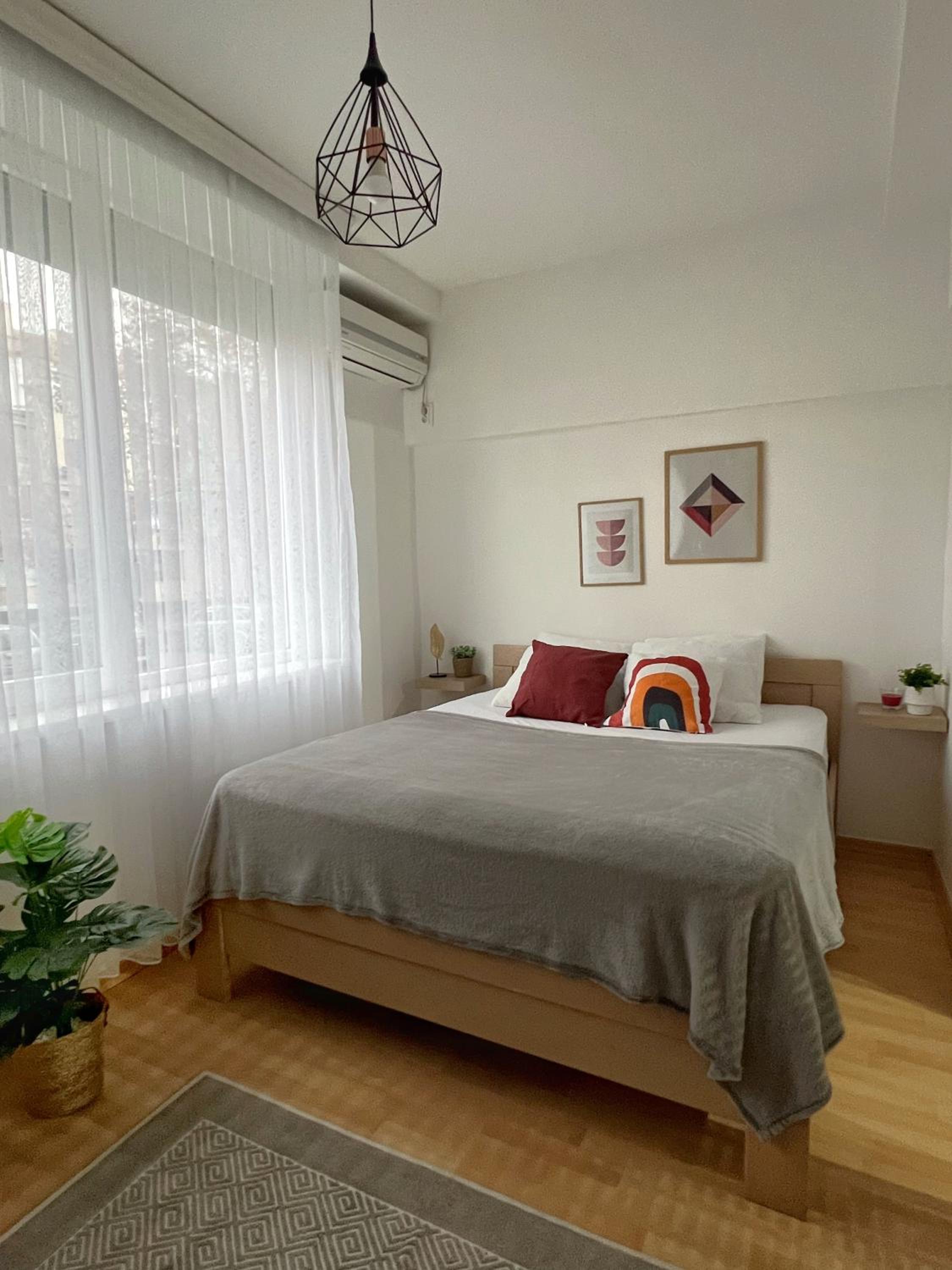 Charming 2 bedroom apartment view 3