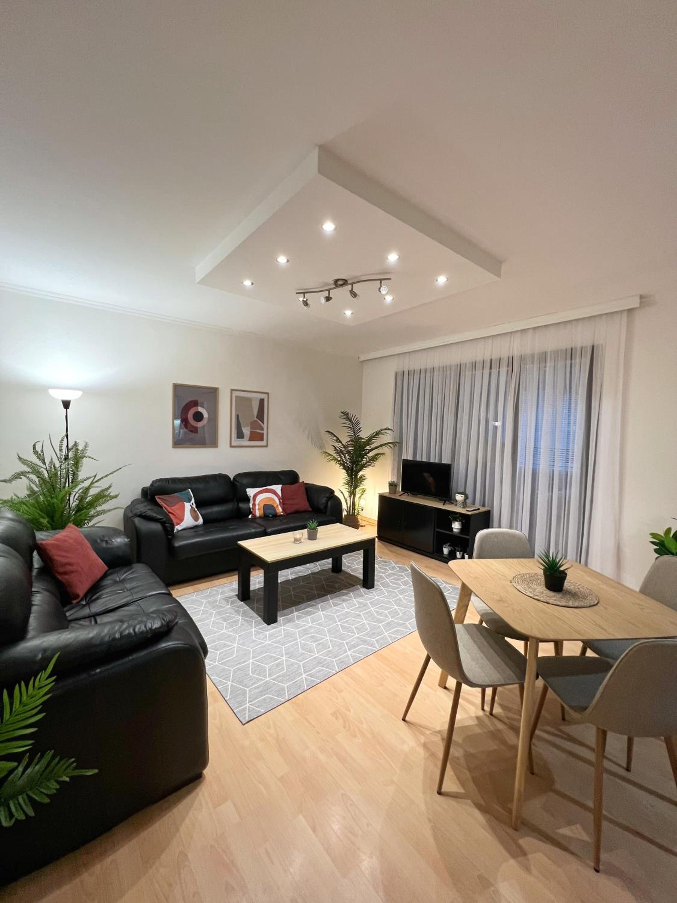 Charming 2 bedroom apartment view 2