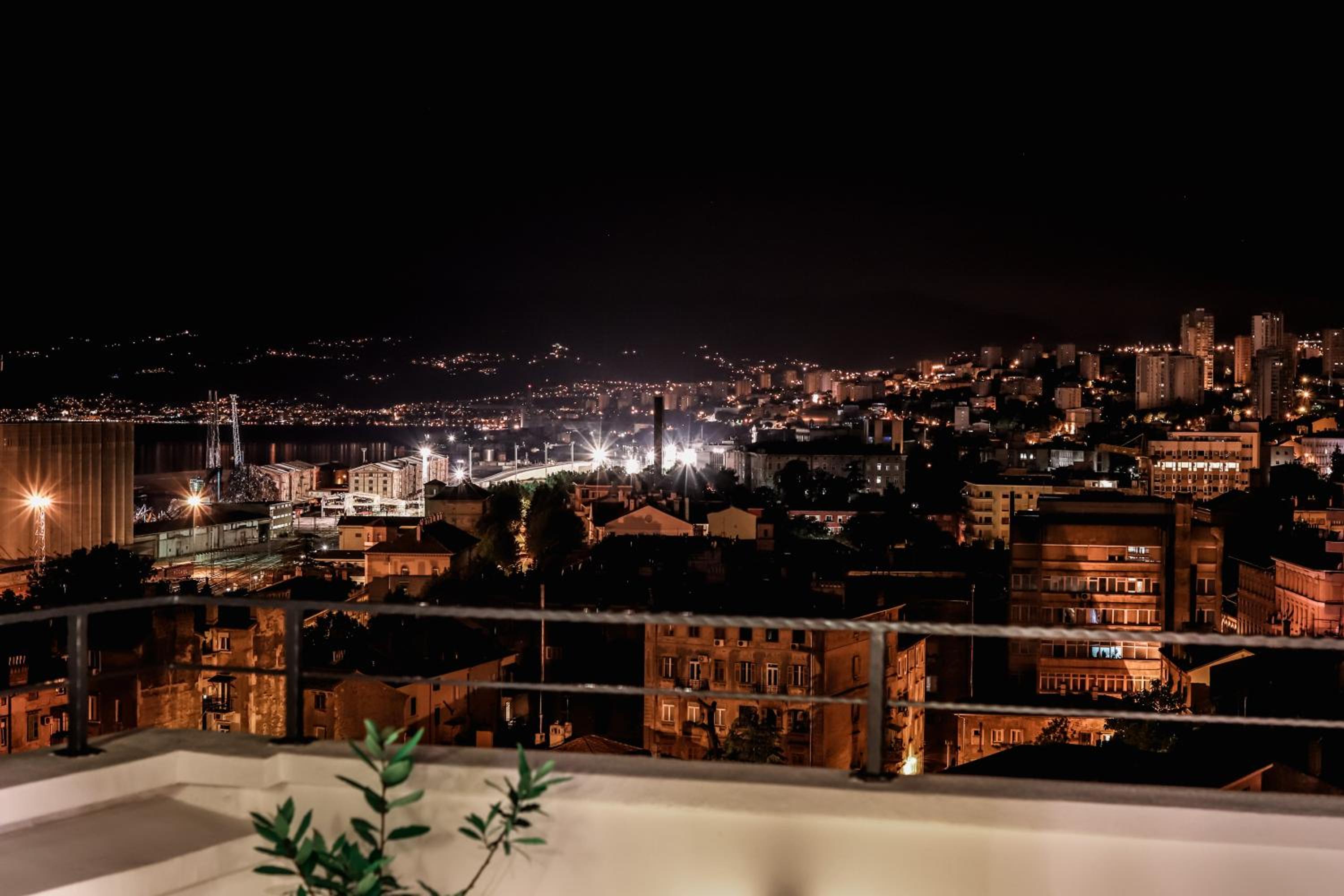 105m2 Penthouse Sea View Rijeka, free garage parking view 2