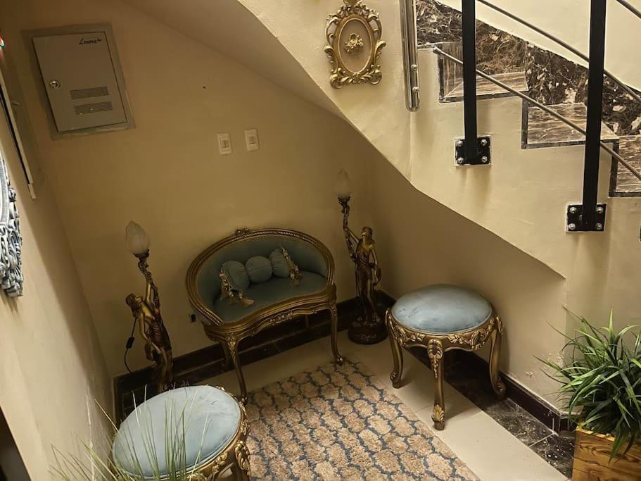 Classy 2 floors with 2pools in NC