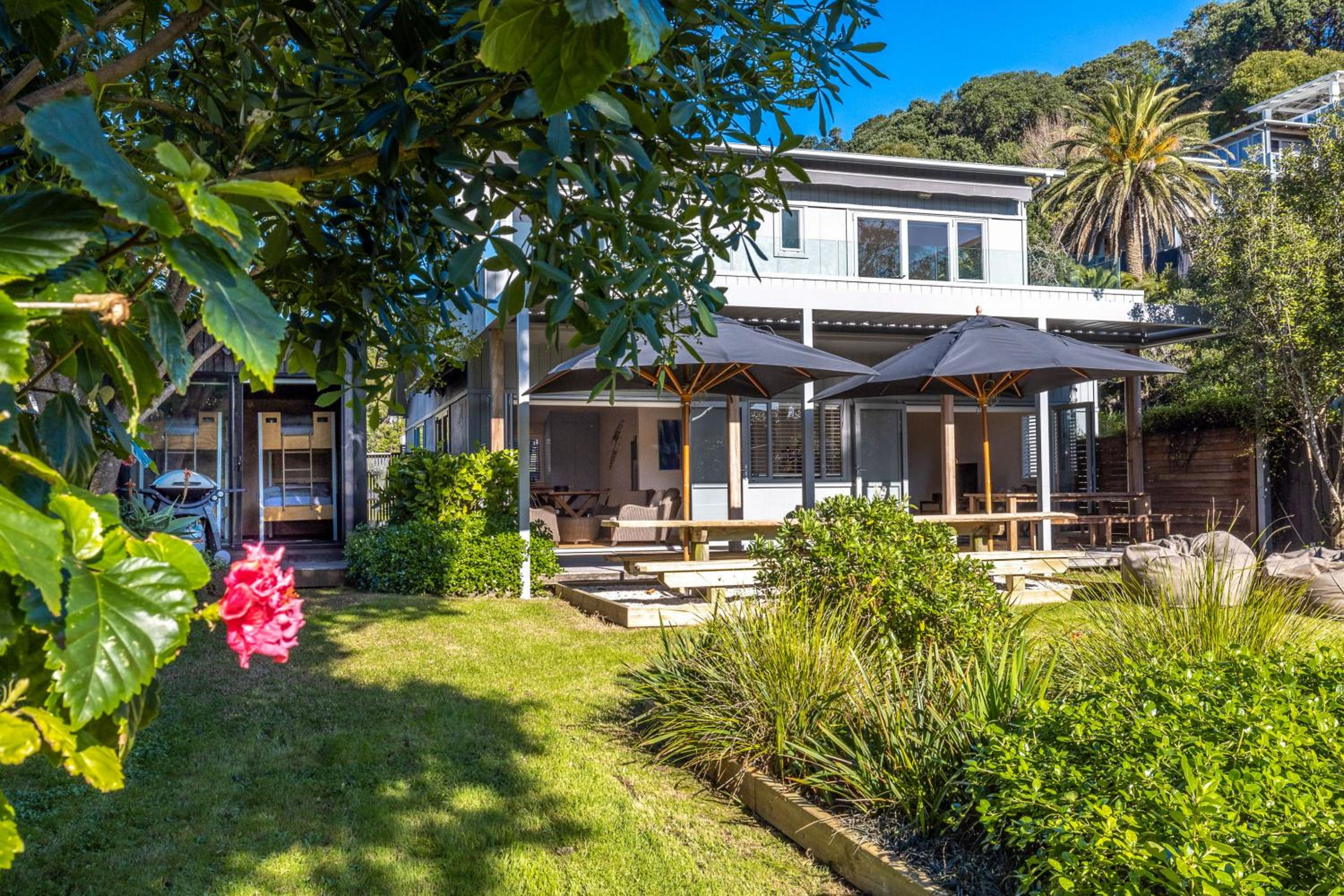 Paradise on Palm - Stay Waiheke view 3