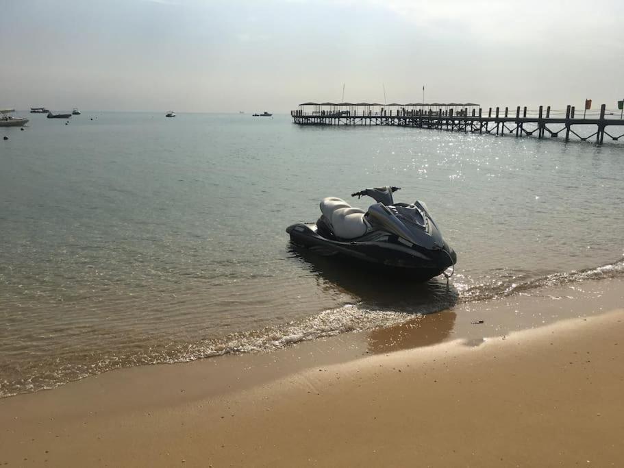 3-Brs Beachside Modern chalet Seaview & 3min walking l BBQ view 4