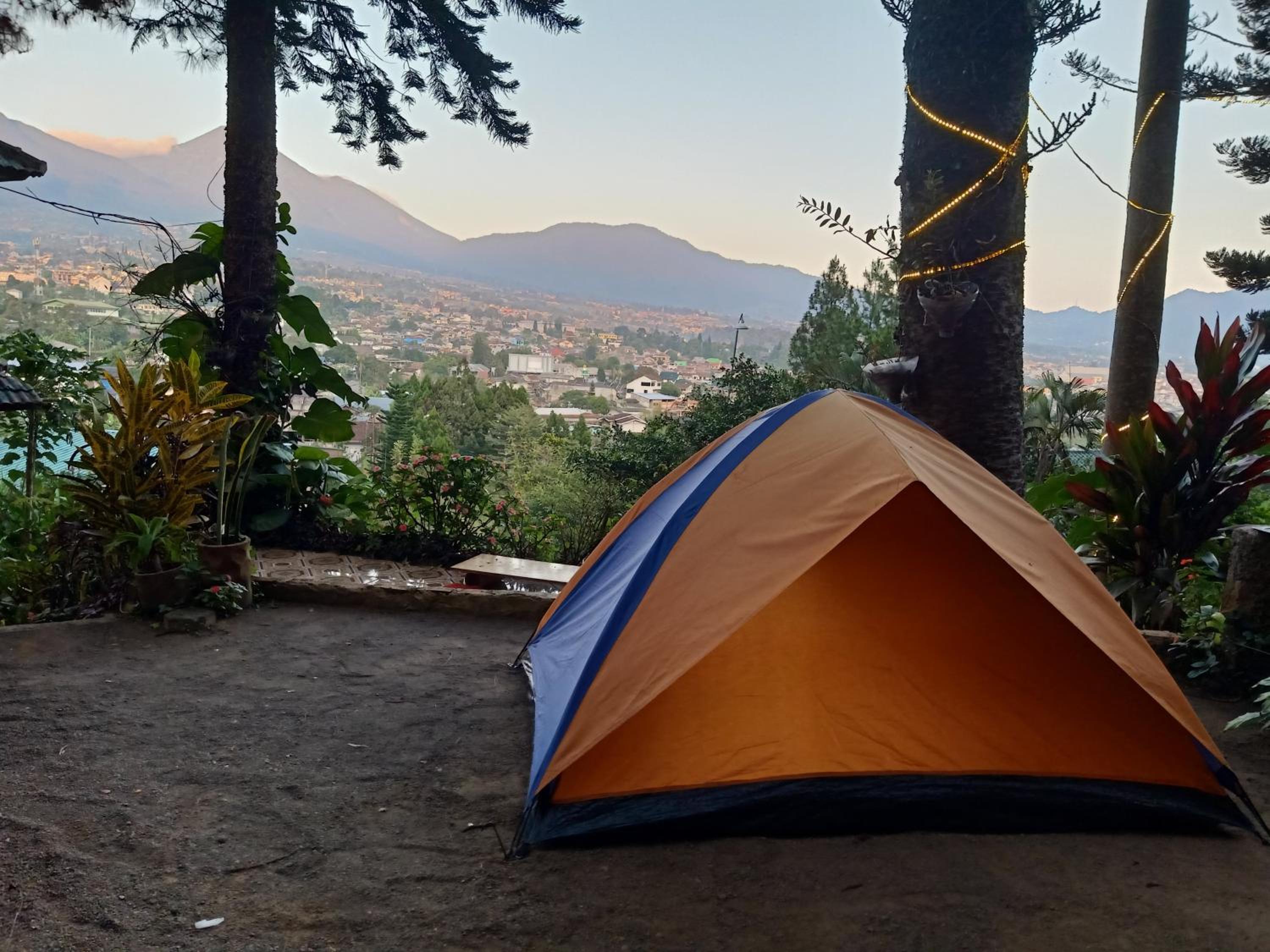 Glamping ReaVeeCafe Puncak