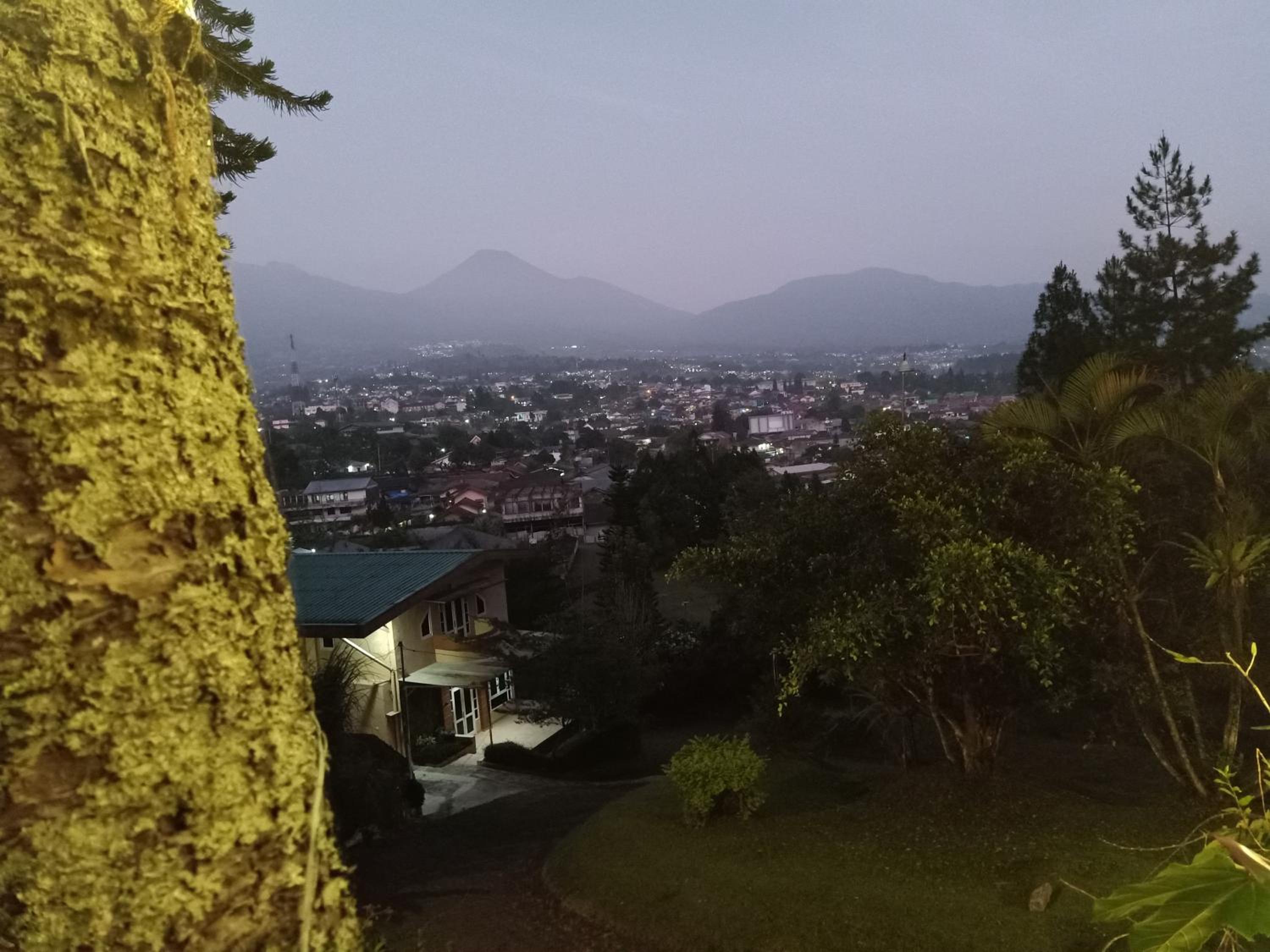 Glamping ReaVeeCafe Puncak