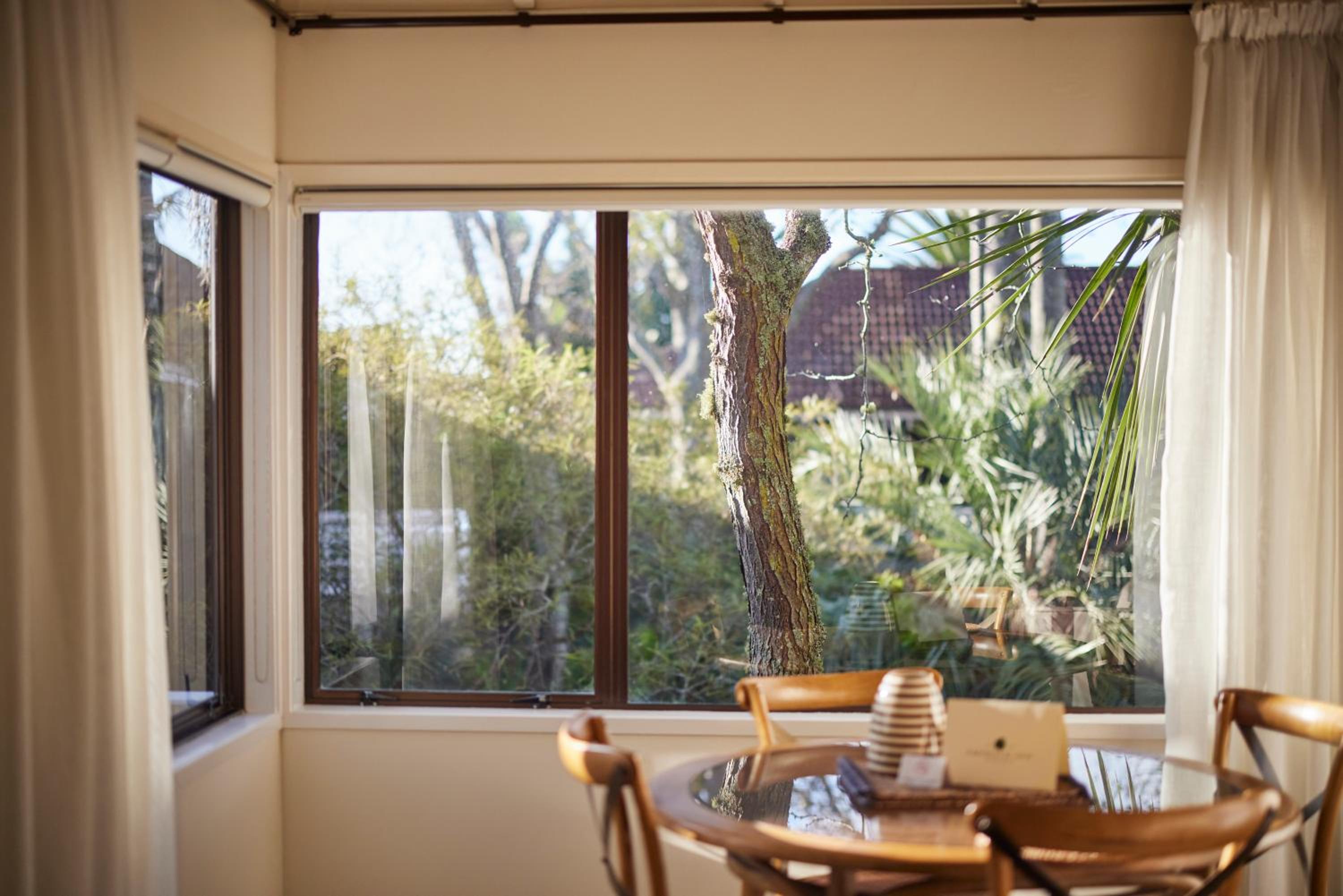 Emerald Inn on Takapuna Beach