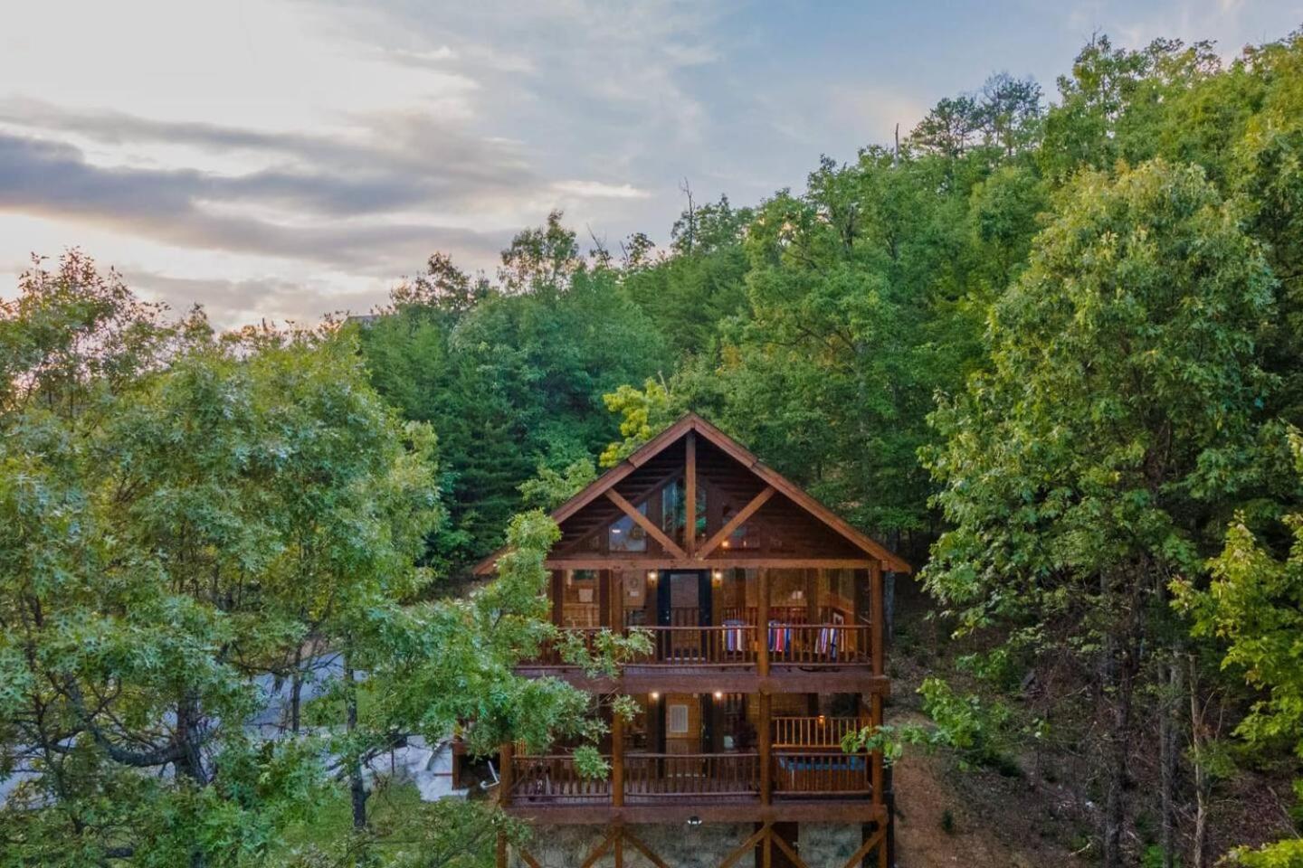 Mountain Majesty with Spectacular Views